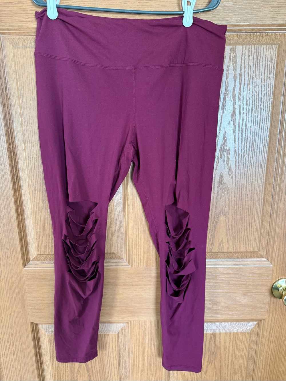 Women Knee Leggings cut red in color